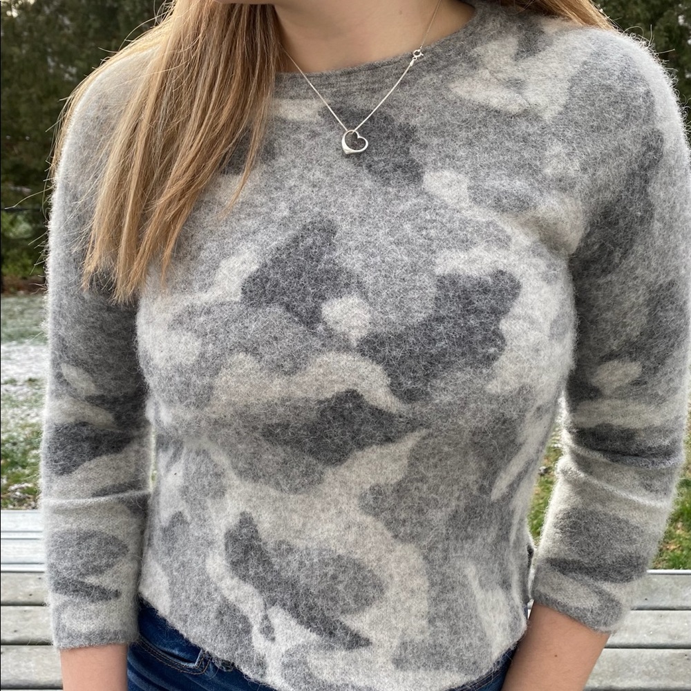 Athleta Fuzzy Sweater long sleeve